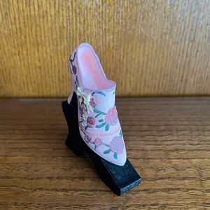 Flower Print Victorian Heel Figurine